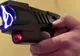 La loc comanda! Polițiștii nu au voie cu electroşocuri