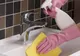Cel mai contaminat loc din baia ta NU este toaleta. Unde se adună cele mai multe bacterii