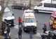 O şoferiţă a intrat cu mașina într-un microbuz , în timp ce îşi căuta ochelarii căzuți sub scaun