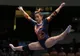 TERIFIANT! O gimnastă își rupe ambele picioare, în timpul unei competiții