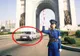 Dacia 1310 rară, care circulă stingheră pe străzile goale din Coreea de Nord
