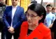 Andronescu, umilită de protestatari: Mor copii, n-aţi făcut nimic, nu vă pasă! (VIDEO)