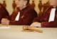 CCR îi dă câștig de cauză lui Iohannis pe sesizarea privind învăţământul online