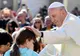 La ce oră ajunge Papa în România?