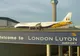 Un român beat a întârziat un avion care trebuia să decoleze de la Londra