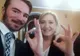 Marine Le Pen s-a pozat în timp ce făcea un semn al supremațiștilor albi