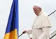Cine sunt cei doi copii care l-au întâmpinat pe Papa Francisc pe Aeroportul Otopeni