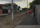 Scene incredibile în Brăila. Bolnav purtat pe brațe. Ambulanța nu putea intra din cauza noroiului