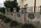 Un argeșean și-a decorat gardul cu chipuri de domnitori și mari artiști