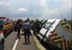 Un microbuz de călători s-a răsturnat pe DN 5! O persoană a decedat iar șase sunt rănite
