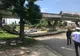 La un pas de o catastrofă! Balustrada unui pod, prăbușită pe carosabil(Video)