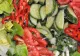Rețeta perfectă pentru o zi de vară: salată de somon cu roșii 