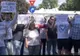 Protest la Cotroceni. Mesaje: "Nu mă deranja, sunt în vacanță", "Serios? ai plecat la mare?"