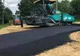 Asfalt, direct peste pământ. Lucrări în bătaie de joc în România: IMAGINI VIRALE