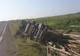 A adormit la volan și s-a răsturnat cu autocamionul încărcat cu lemne