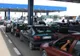 Românii au luat cu asalt vămile. În doar 24 de ore, peste jumătate de milion de persoane au tranzitat frontierele