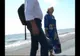 Imagini geniale! Viorica Dăncilă și câțiva miniștri, desculţi, cu picioarele în nisip și în mare