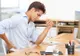 Statul la calculator poate avea efecte dezastruoase asupra organismului. Ce spun specialiștii
