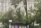 Cum așteaptă gălățenii autobuzul într-o zi cu ploaie abundentă. Imaginea s-a viralizat pe Facebook
