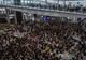 Proteste violente pe aeroportul din Hong Kong