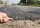 VIDEO Cum reacționezi când vezi prima oară asfalt la tine în sat?
