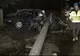 Autoturism încolăcit în jurul unui stâlp. Mașina a luat foc după impact