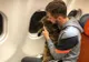 A urcat în avion cu o pisică mai grea decât limita admisă. Însoțitorii l-au dat jos instant
