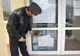 Un hunedorean a făcut un gest interzis la votare. Poliția a intervenit instant