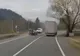 VIDEO Drumurile morții! Șoferul unei cisterne, filmat făcând depășiri criminale