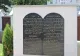 52 de pietre funerare în memoria copiilor uciși la Auschwitz, în Parcul Memorial din Sfântu Gheorghe