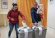 Românii din Frankfurt și-au organizat singuri 6 secții de votare