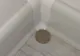 Ce se întâmplă dacă pui o monedă de 50 de bani într-un colţ din casă