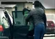 Povestea emoționantă a tinerei care și-a revăzut mama la 14 ani după ce a fost răpită de tată