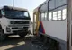 Tramvai cu călători, lovit de o basculantă, la Ploieşti