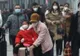 VIRUSUL UCIGAȘ. Mai mulți români din China, așteptați la București. Recomandarea MAE 