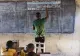 Gest impresionant al unui profesor din Africa:  predă Word pe tabla din clasă