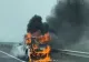 Mașină în flăcări, pe Autostrada Soarelui. Nouă pompieri au intervenit la fața locului