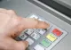 O nouă metodă de înșelătorie la bancomat șochează. Cum ți se golește cardul fără să știi