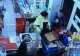 Incident șocant, într-un cartier din Turnu Severin: o casieră a fost agresată și scuipată în magazin