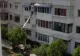 VIDEO Angajații Primăriei Focșani curăță și siliconează balcoanele privaților pe banii noștri