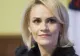 Gabriela Firea ia lecții de aerobic în sufragerie. Cine o antrenează