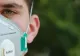 VIDEO Purtarea îndelungată a măștii de protecție ar putea avea efecte negative asupra tenului, avertizează dermatologii
