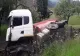 FOTO Un bărbat a fost lovit de un camion ricoșat în urma unui accident