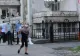 Caz revoltător, la Târgu Jiu: femeie cărată în spate de fiica ei, la spitalul unde era în vizită ministrul Sănătății 