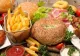 MIZERIE de nedescris la un Fast-Food din Ploiești. Zeci de nereguli descoperite de autorități