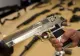 Pistoale și mitraliere de jucărie transformate în ARME LETALE. Ce au descoperit polițiștii la percheziții