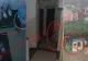 O femeie a fost amendată în baza ”legii mirosurilor” pentru că ținea încălțămintea copilului la intrarea în apartament