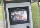 Filme pentru adulți, puse să ruleze pe un panou de informare, în centrul Timișoarei
