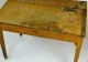 După moartea tatălui, a găsit un MESAJ uluitor, sub masă. De atunci, nimic n-a mai fost la fel!