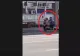 VIDEO halucinant - Un preot își bate soția în plină stradă